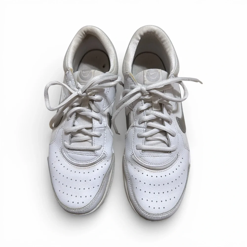 Nike Court Zoom Lite Women's White and Silver Sneakers, Size 8.5.